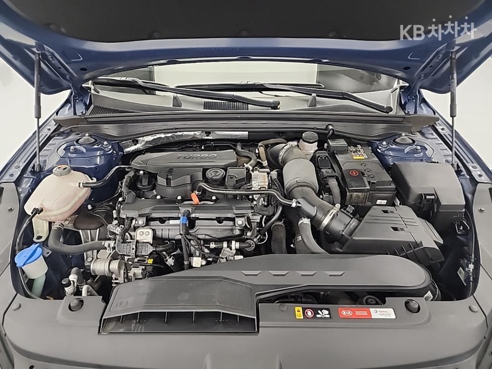 2021 - kia k5