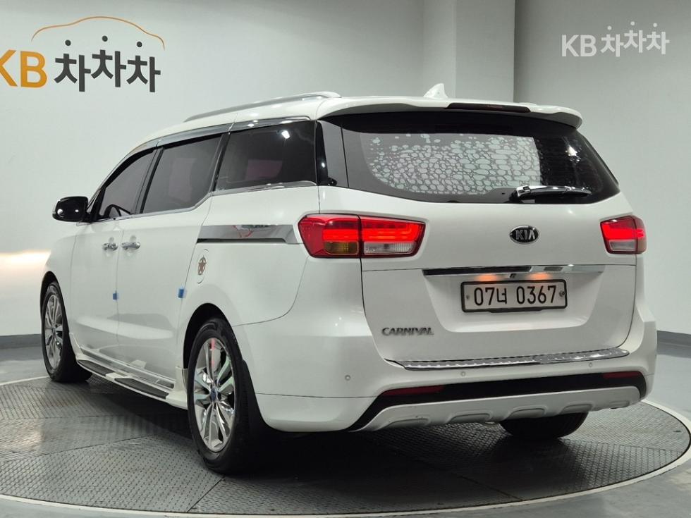 2017 - kia carnival