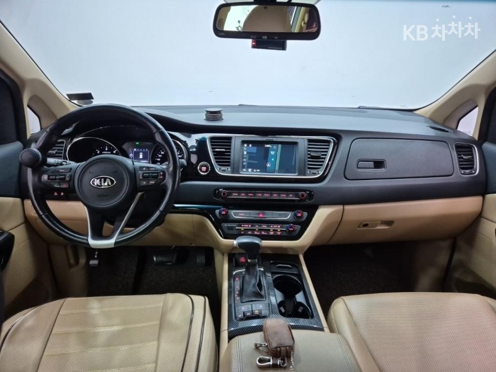 2017 - kia carnival