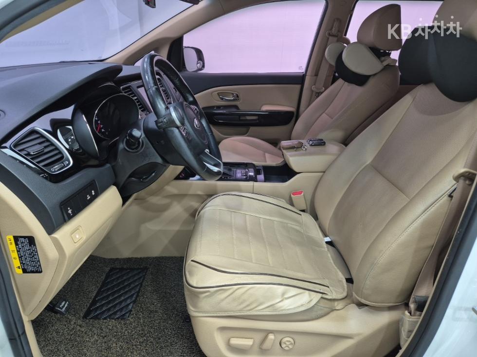 2017 - kia carnival