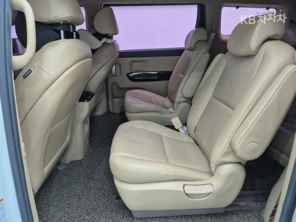 2017 - kia carnival