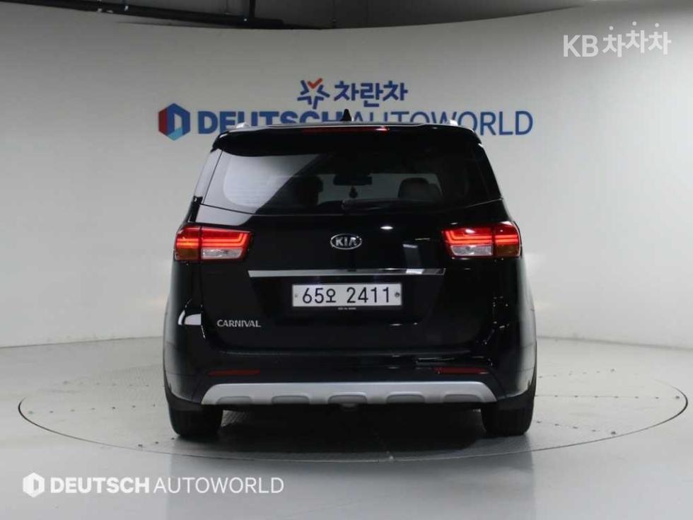 2018 - kia carnival