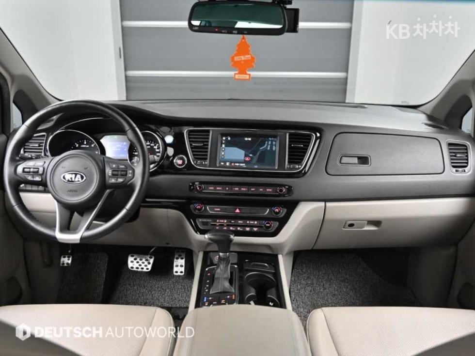 2018 - kia carnival