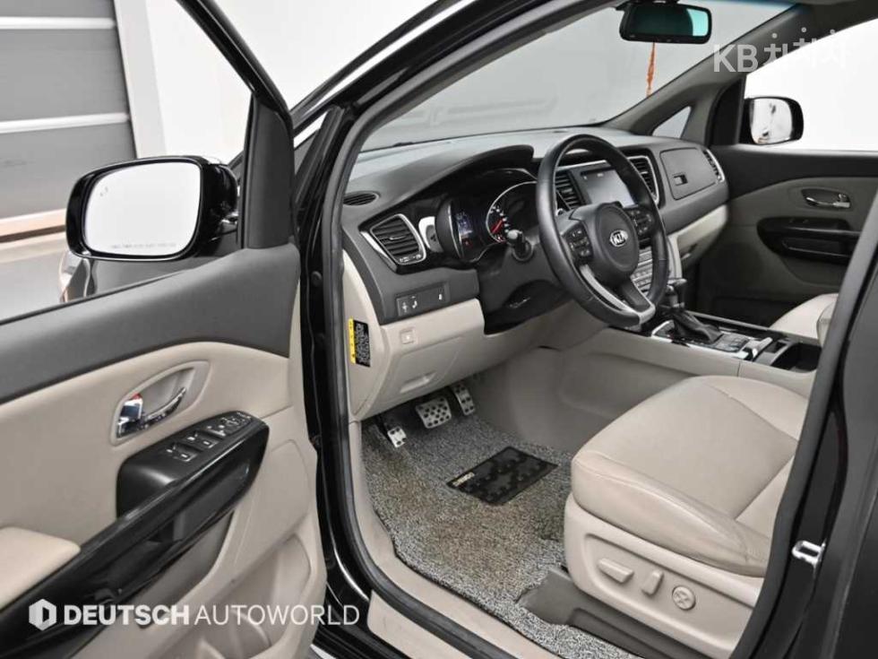 2018 - kia carnival