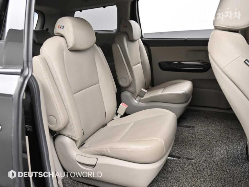 2018 - kia carnival