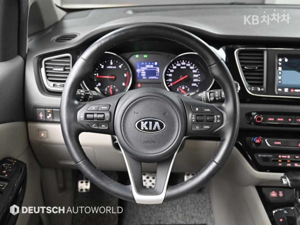 2018 - kia carnival