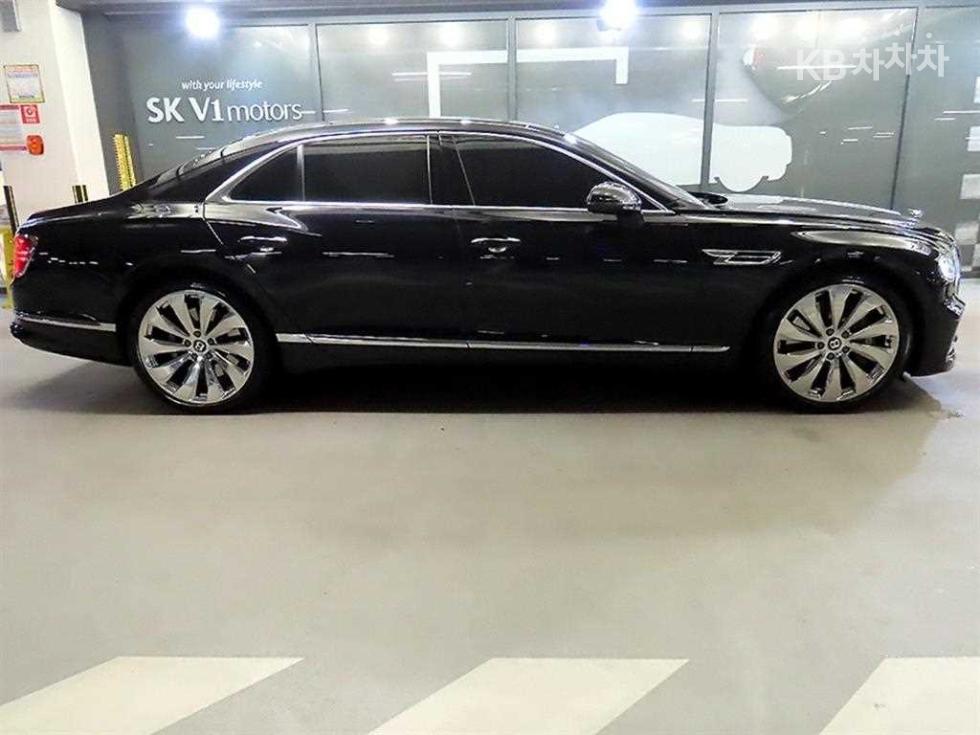 2022 Bentley 3 photo