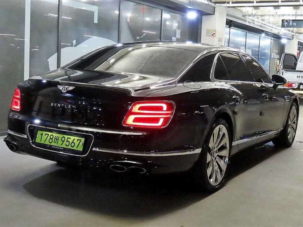 2022 Bentley 3 photo