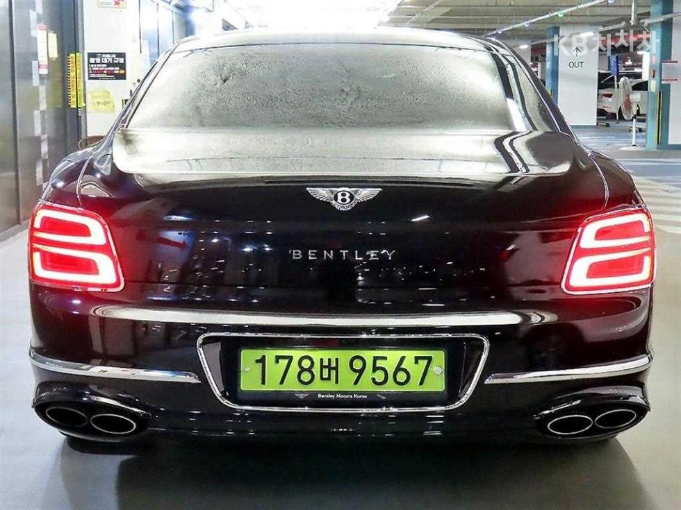 2022 Bentley 3 photo