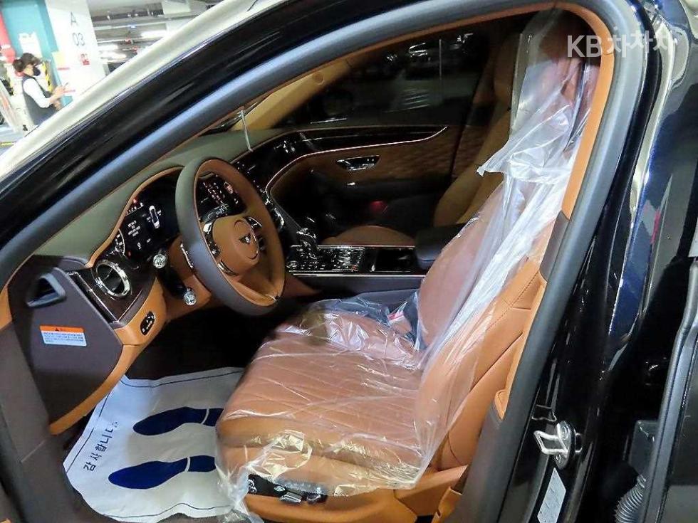 2022 Bentley 3 photo