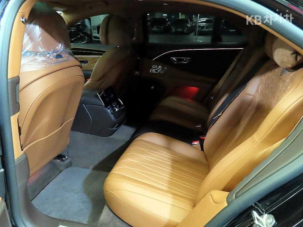 2022 Bentley 3 photo