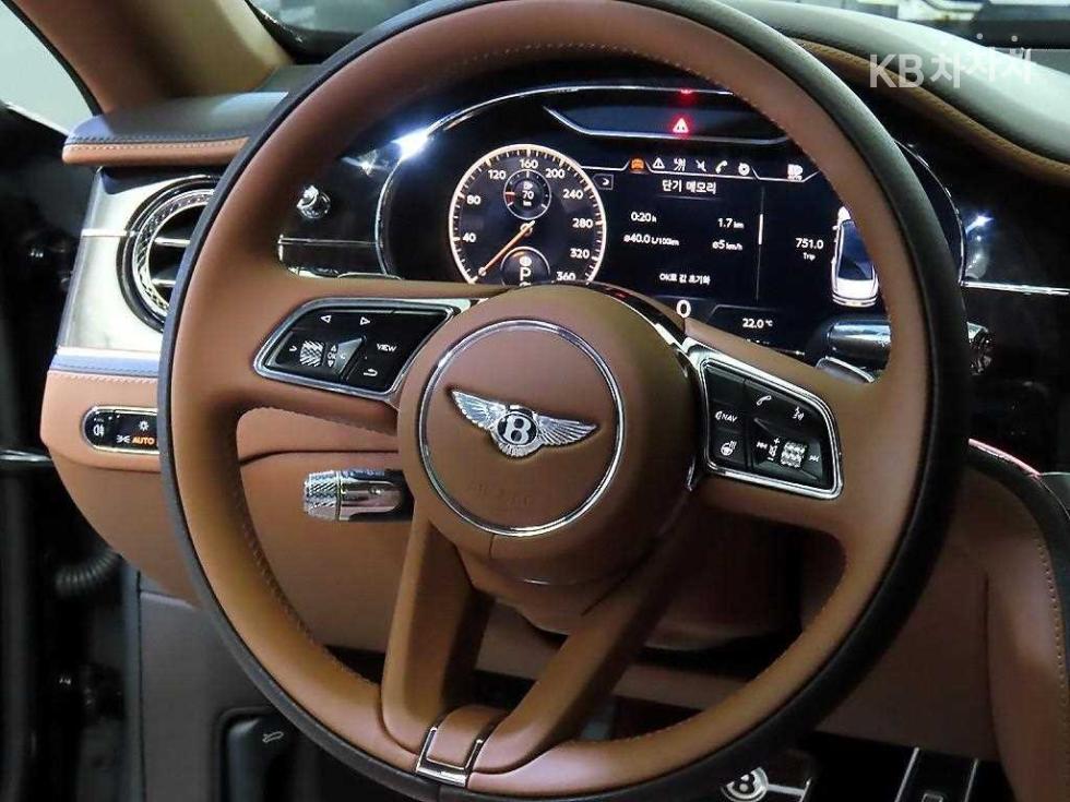 2022 Bentley 3 photo