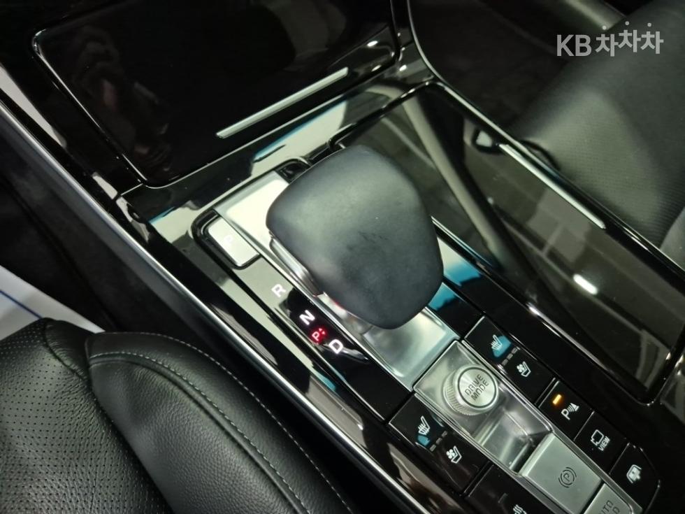 2021 - kia k7