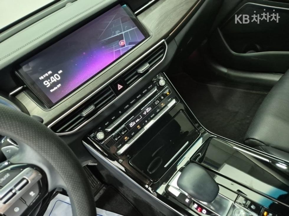 2021 - kia k7