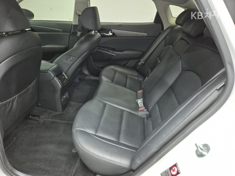 2021 - kia k7