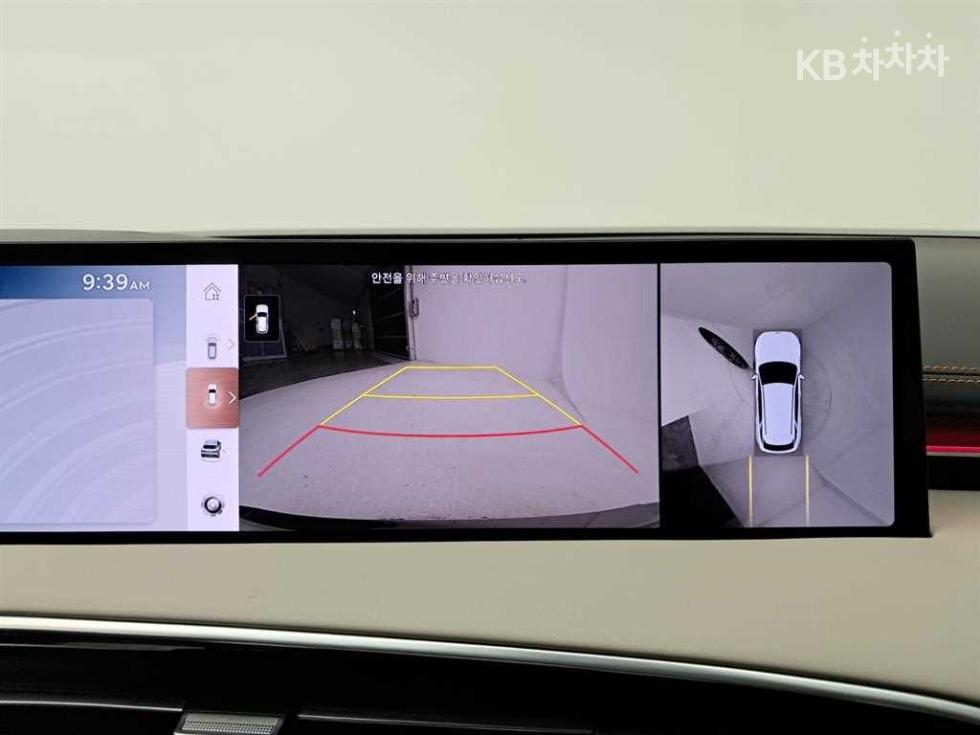 2024 Genesis GV70 photo