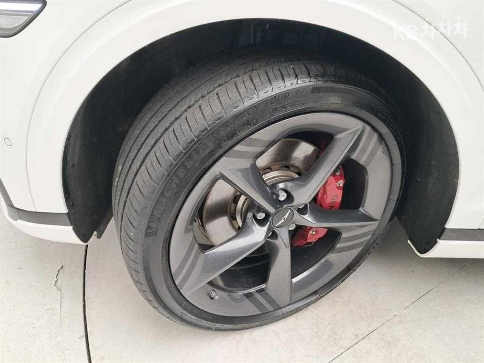 2024 Genesis GV70 photo