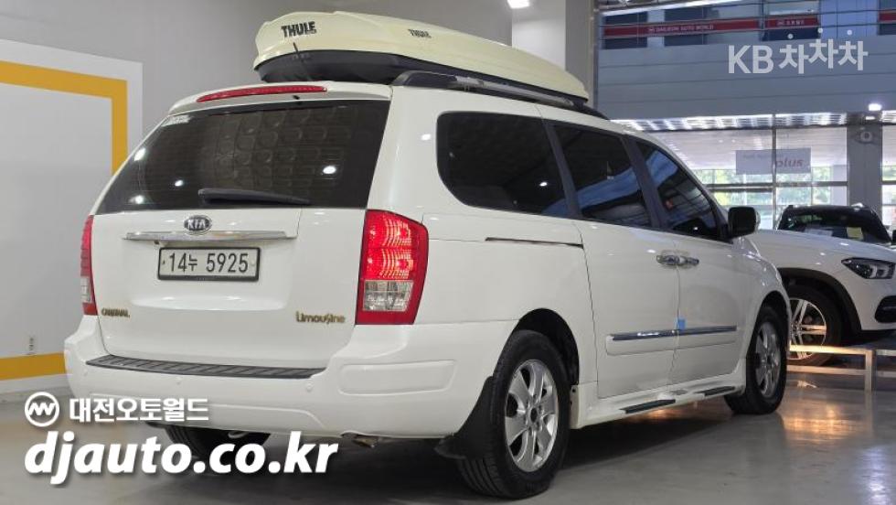 2012 - kia carnival
