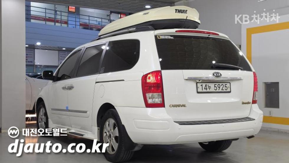 2012 - kia carnival