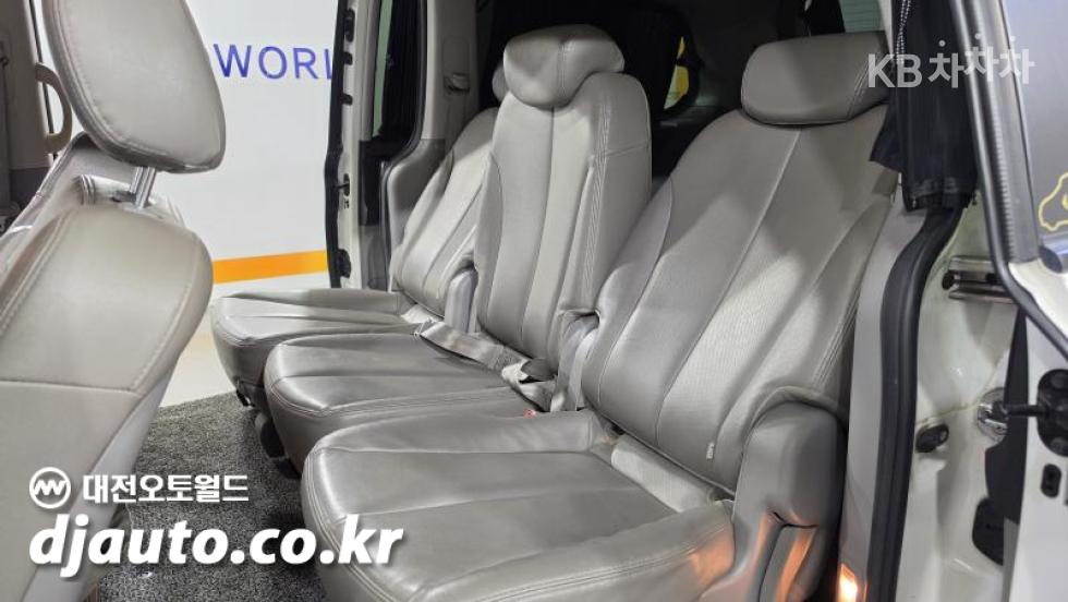 2012 - kia carnival