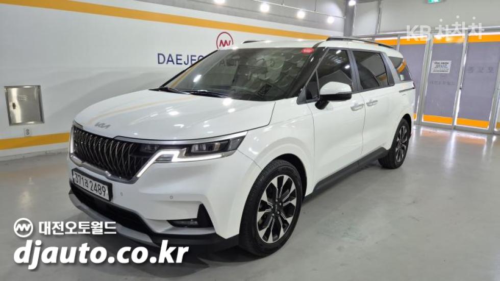 2023 - kia carnival