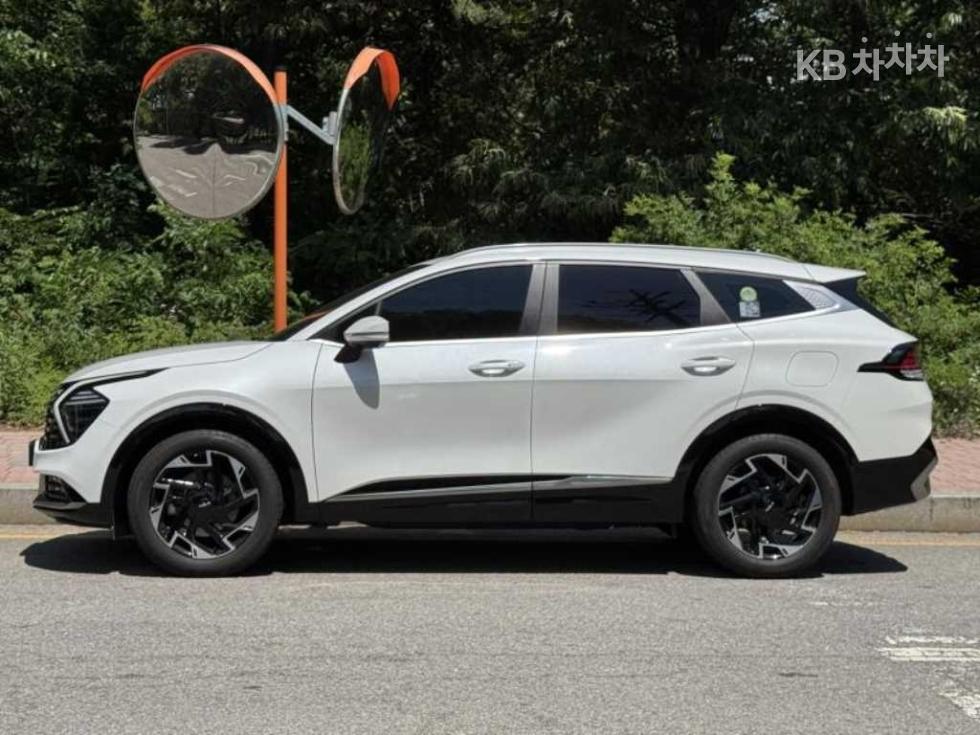 2022 - kia sportage