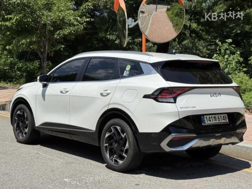 2022 - kia sportage