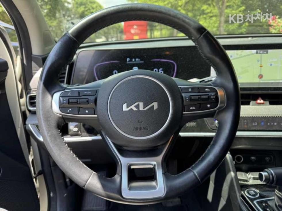 2022 - kia sportage