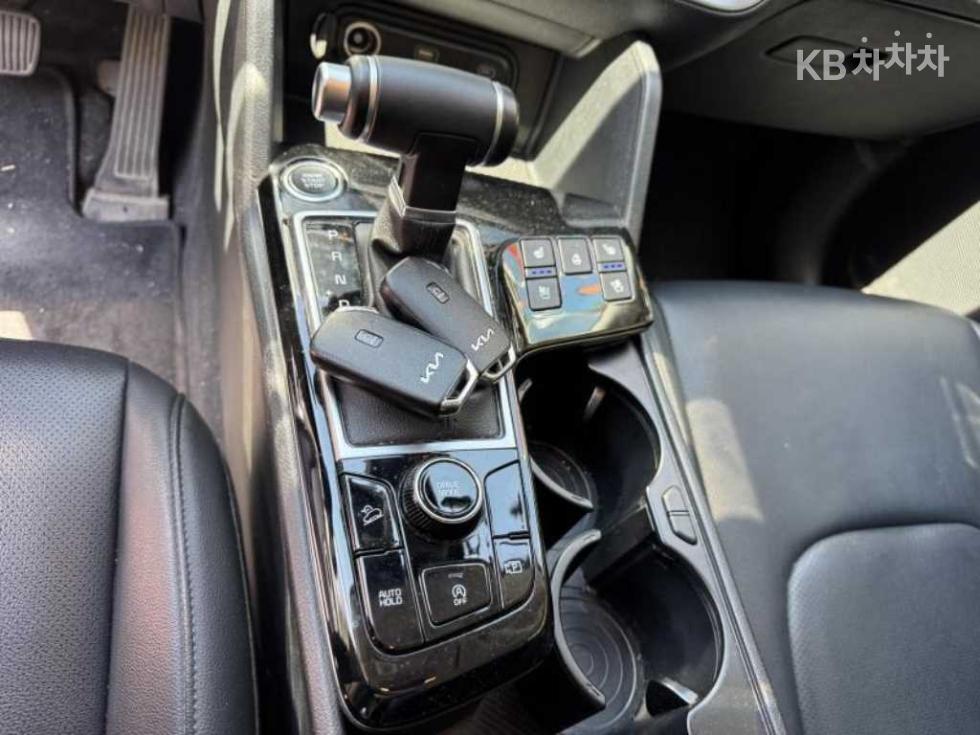 2022 - kia sportage