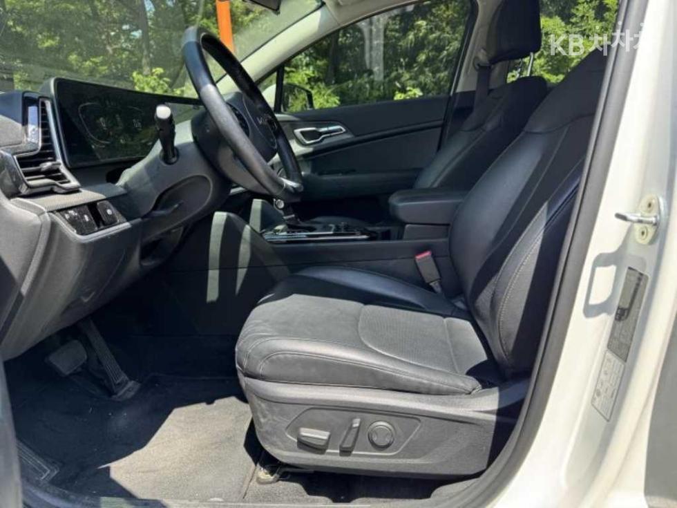 2022 - kia sportage