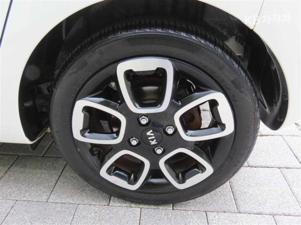 2021 - kia ray