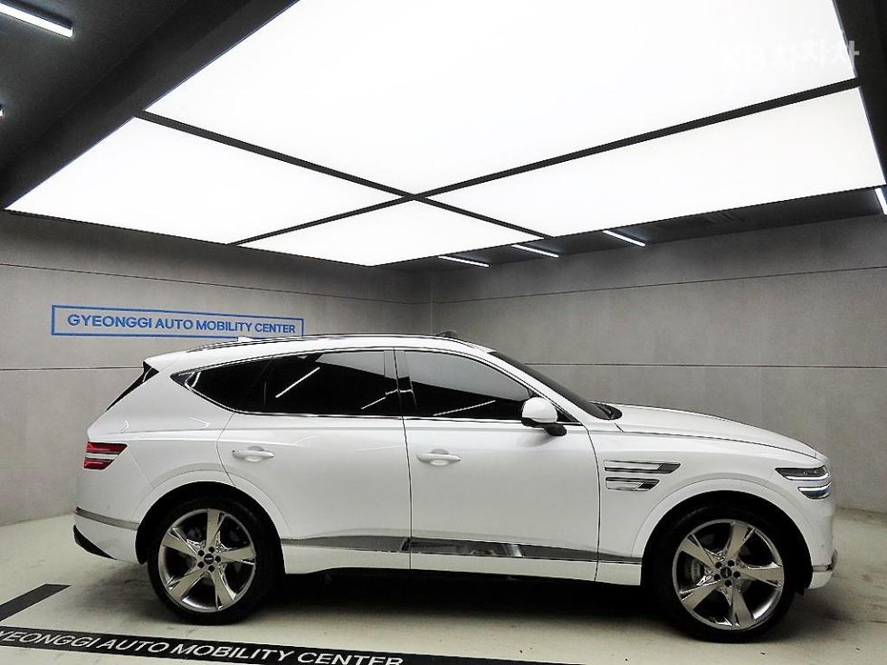 2023 Genesis GV80 photo