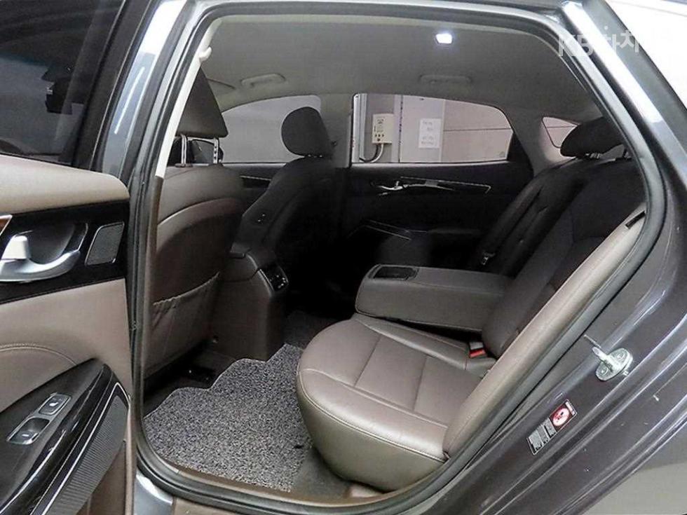 2019 - kia k7