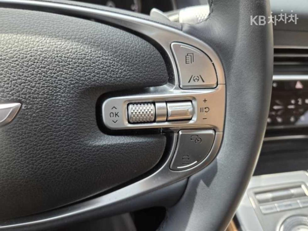 2022 Genesis GV80 photo
