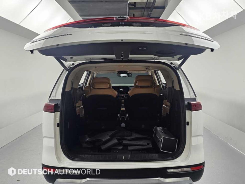 2021 - kia carnival