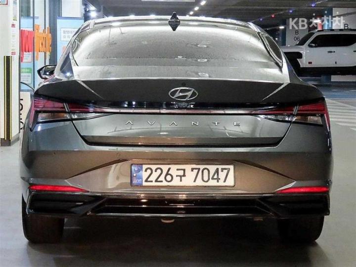Hyundai Avante CN7 1.6 Gasoline Inspiration 6