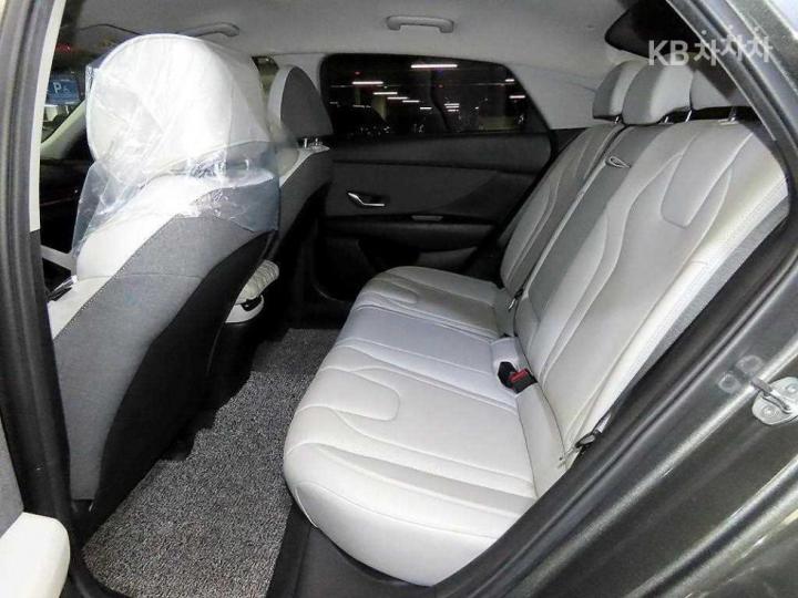 Hyundai Avante CN7 1.6 Gasoline Inspiration 8