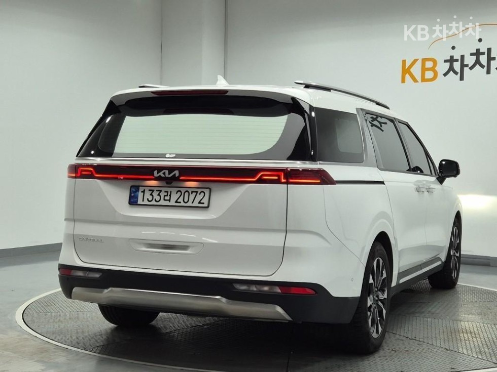 2023 - kia carnival