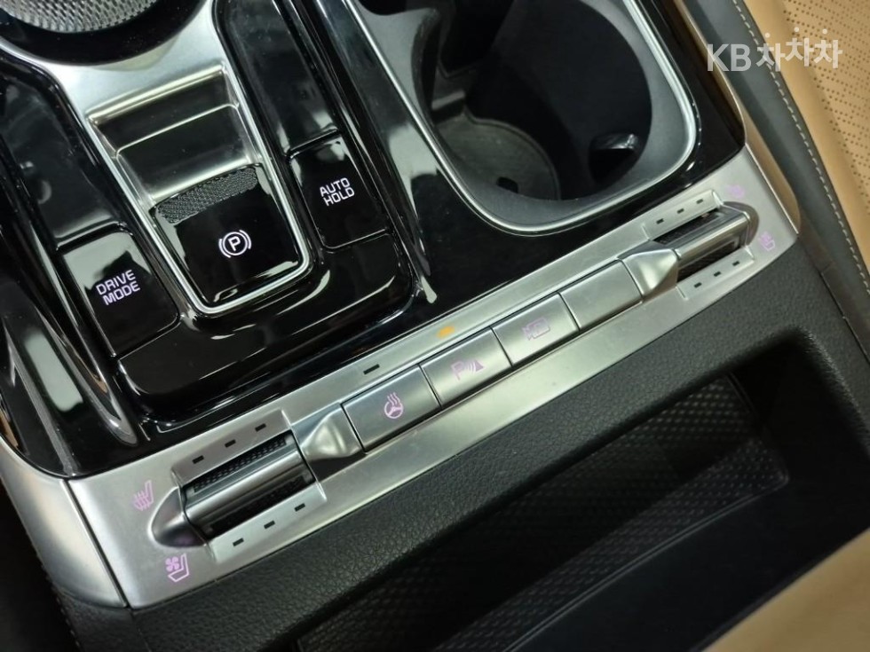 2023 - kia carnival