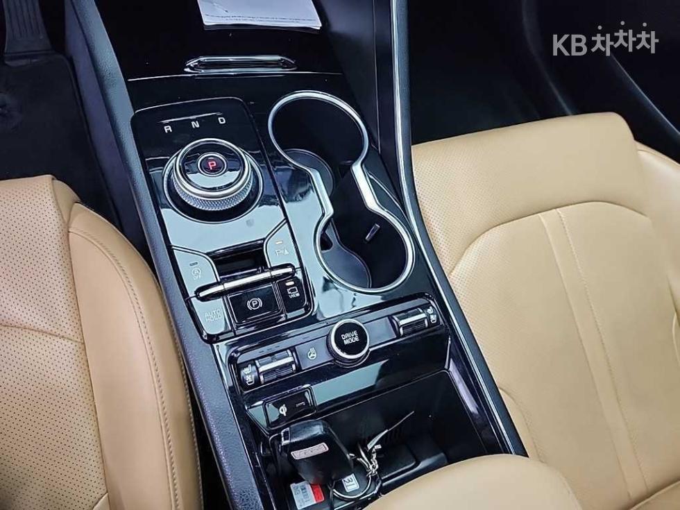 2022 - kia k5