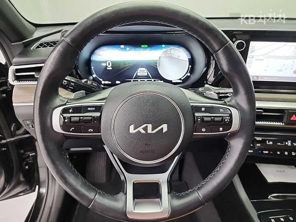 2022 - kia k5