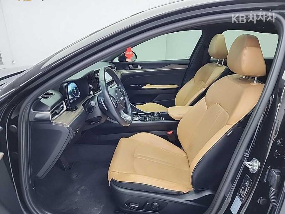 2022 - kia k5