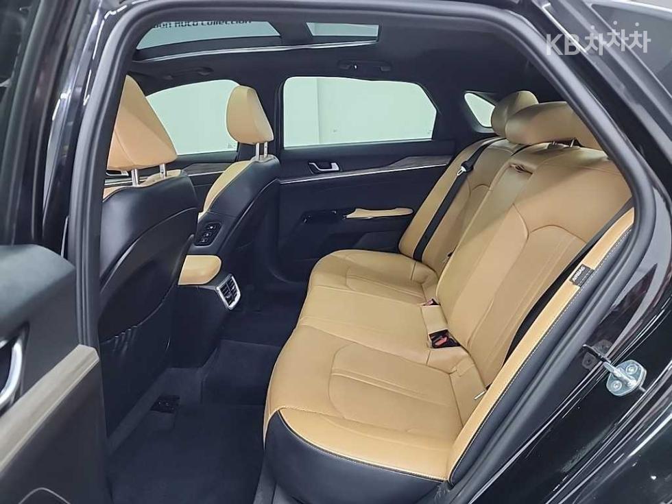 2022 - kia k5