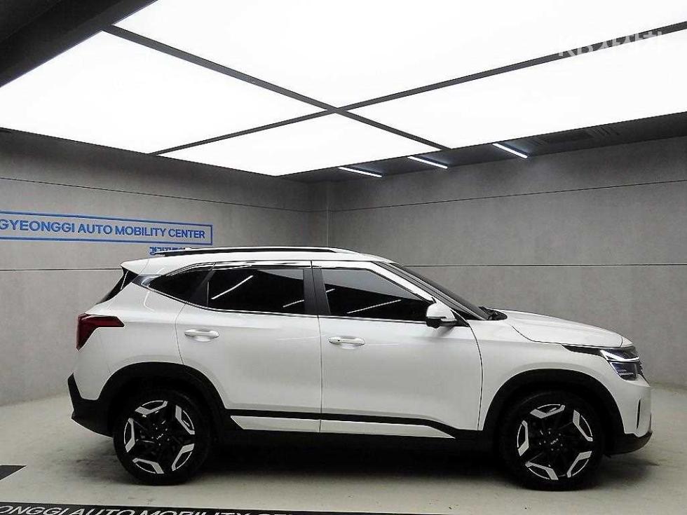 2023 - kia seltos