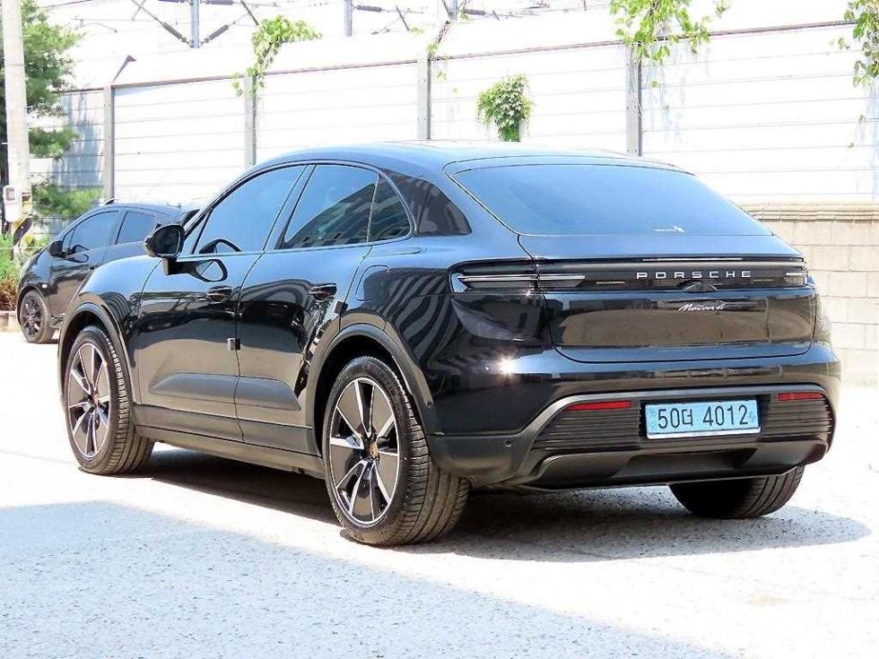 Porsche Macan — miniaturë 3