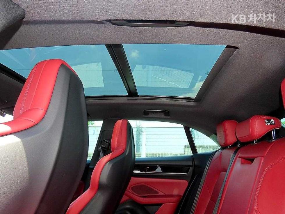 Porsche Macan — miniaturë 17