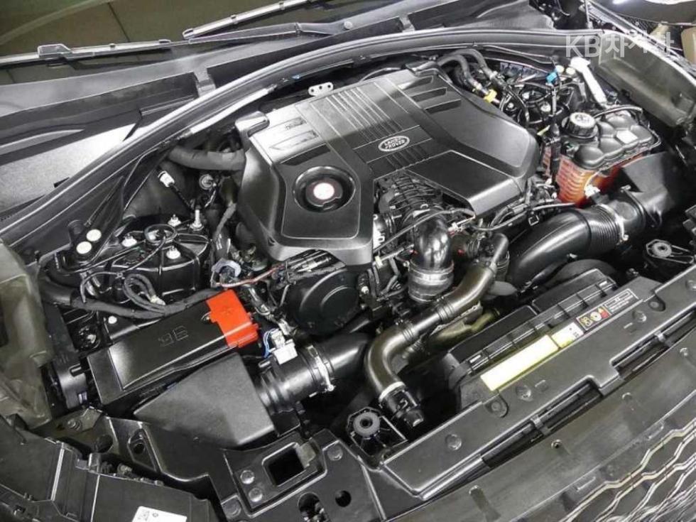 2020 Land Rover Used Car photo