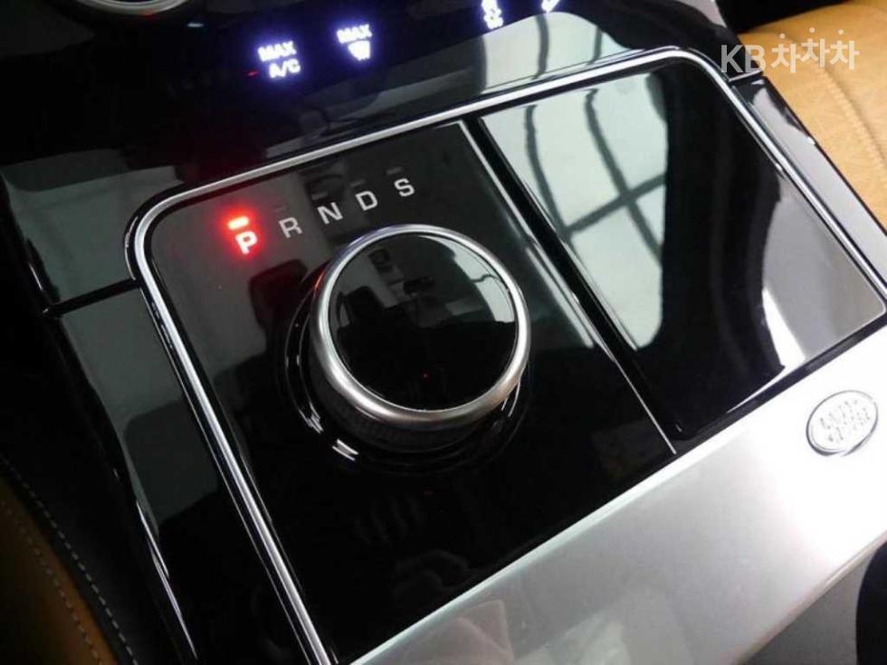 2020 Land Rover Used Car photo