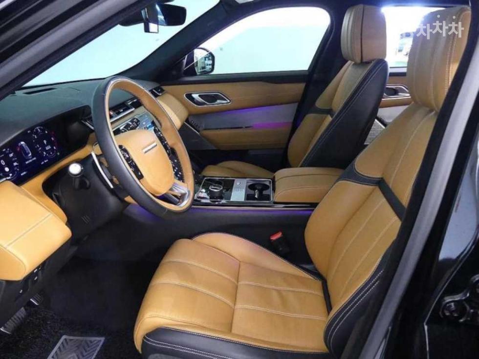 2020 Land Rover Used Car photo