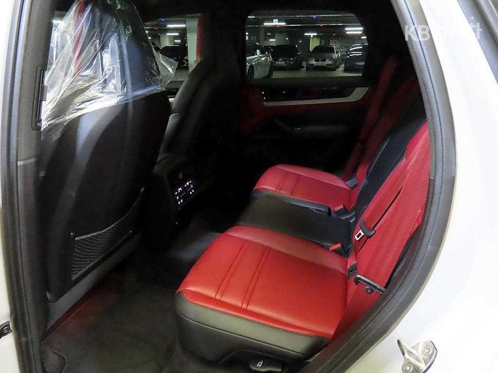 Porsche Cayenne — miniaturë 8